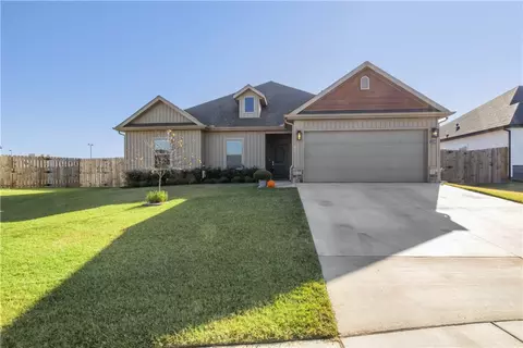 1330 Mt Hood Dr, Centerton, AR 72719