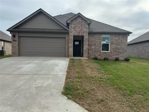 3121 N Rooster St, Siloam Springs, AR 72761