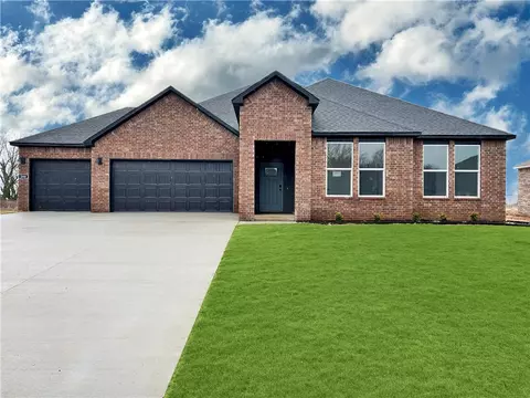200 N Kit Kat Ct, Siloam Springs, AR 72761