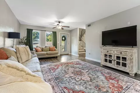 9 Mellor Ln, Bella Vista, AR 72715