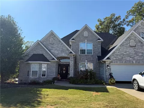1300 NW Plymouth Dr, Bentonville, AR 72712
