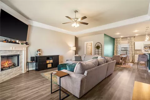 1765 Charismatic Dr, Prairie Grove, AR 72753