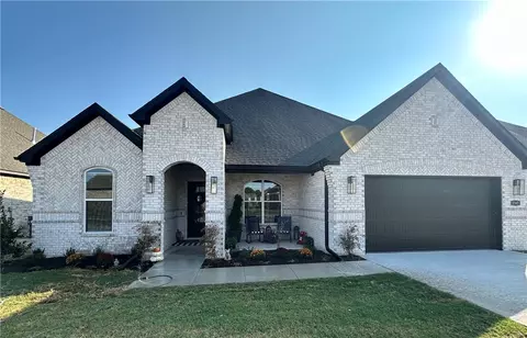 3343 E Greystone Dr, Fayetteville, AR 72764