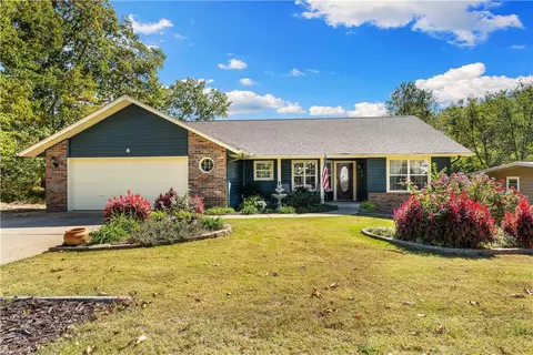 6 Swanage Dr, Bella Vista, AR 72715