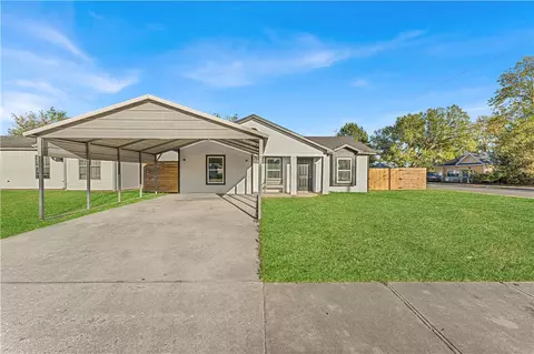 1437 Arkansas St, Rogers, AR 72756
