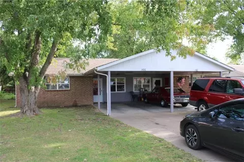 1406 W 1408 W Persimmon St, Rogers, AR 72756