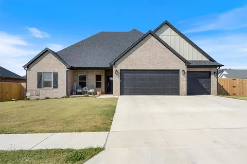 2109 Dobbs St, Pea Ridge, AR 72751