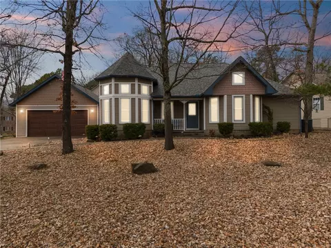 7 Mission Hills Ln, Holiday Island, AR 72631