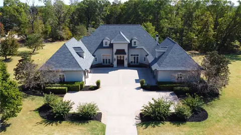 11116 Timarron Dr, Bentonville, AR 72712