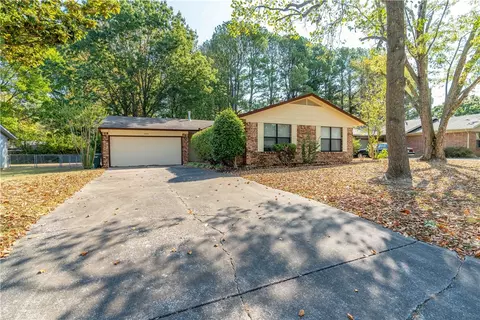3464 N Sandpiper Dr, Fayetteville, AR 72704