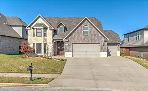 19 NE Dawn Hills Dr, Bentonville, AR 72712