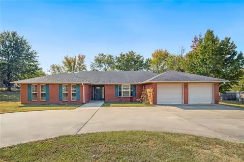520 W North St, Lincoln, AR 72744