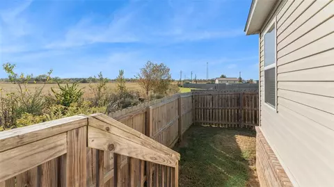 Exterior - 7883 Bridgegate Ave, Springdale, AR 72762 photo 3 of 4