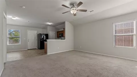 Living - 7733 Bridgegate Ave, Springdale, AR 72762 photo 3 of 3