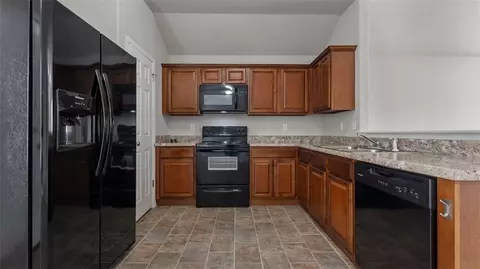 Kitchen - 7733 Bridgegate Ave, Springdale, AR 72762 photo 1 of 1