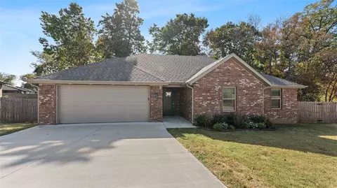 403 Love Ct, Gentry, AR 72734