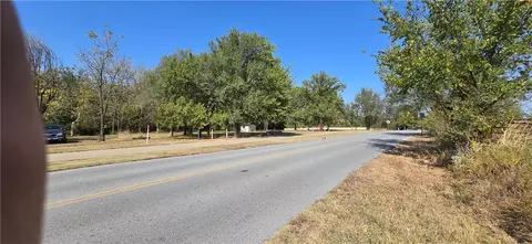 S Goad Springs Road, Lowell, AR 72745 photo 4