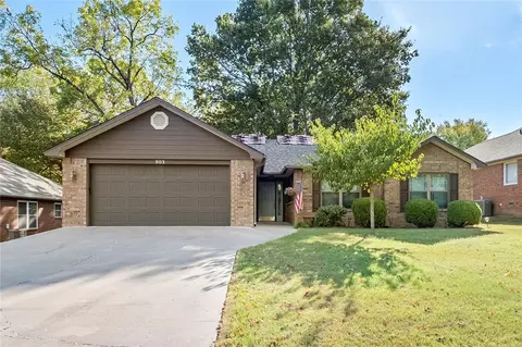 903 Willow Ct, Siloam Springs, AR 72761