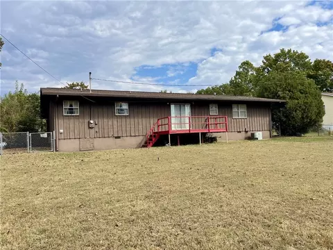 702 Oriole Dr, Harrison, AR 72601 photo 4