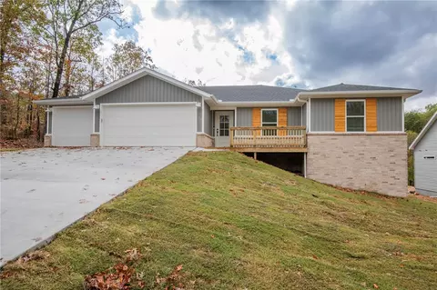 13 Chatburn Dr, Bella Vista, AR 72715