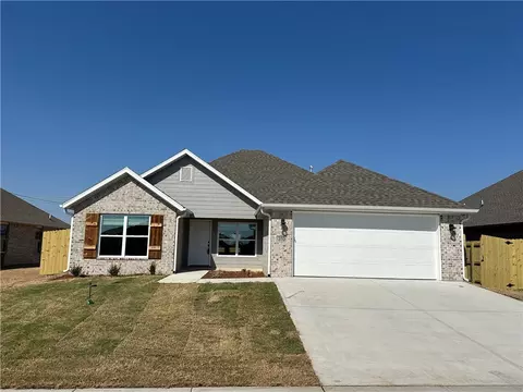 310 Palm St, Centerton, AR 72719