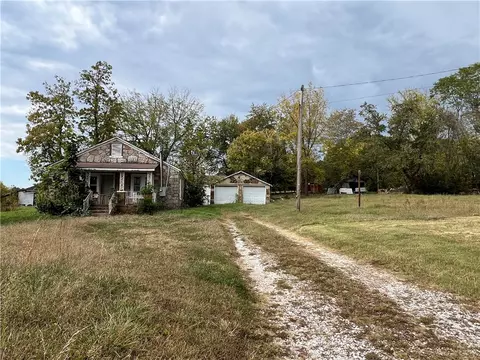 383 N Center Ave, Harrison, AR 72601