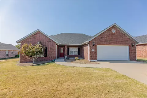 702 Drake St, Bentonville, AR 72712