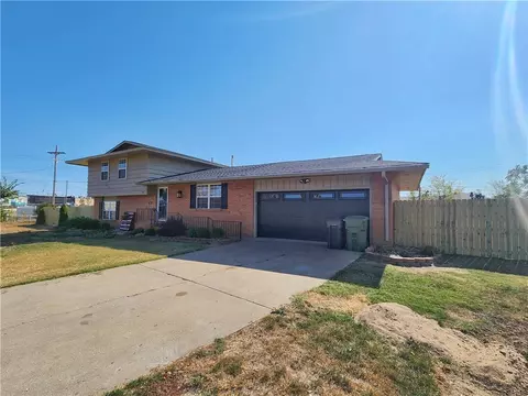 2702 W Sayre Ln, Rogers, AR 72758