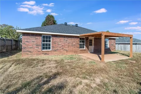 1061 Bliss St, Centerton, AR 72719 photo 2