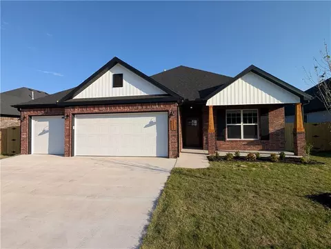 2050 Larry Ln, Bentonville, AR 72713