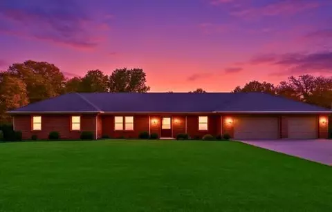 9299 W Forest Hills Dr, Fayetteville, AR 72704
