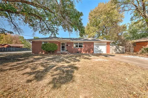 1716 Horseshoe Dr, Springdale, AR 72762