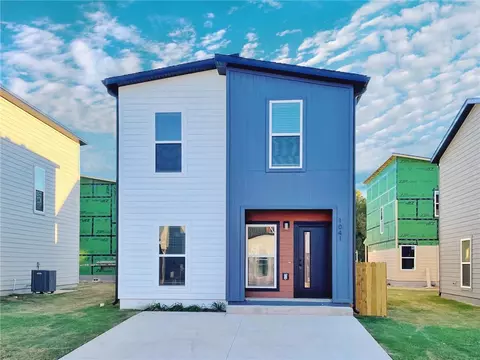 1041 Indiana Ave, Bentonville, AR 72712