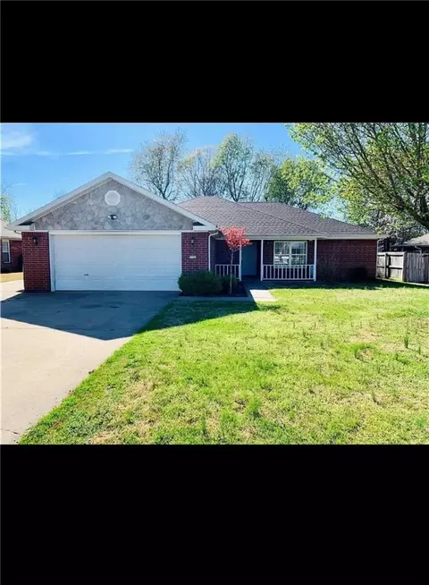 1742 Candy Apple St, Springdale, AR 72764