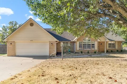 428 Oak Manor Cir, Springdale, AR 72764