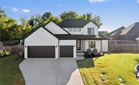 1019 Marbella Ct, Cave Springs, AR 72718