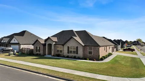 1109 Carlock Dr, Pea Ridge, AR 72751