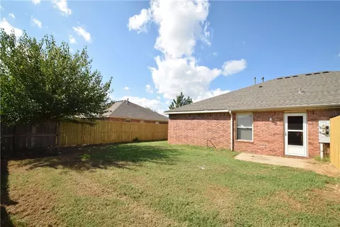 Exterior - 416 E 418 E Asher Ct, Rogers, AR 72758 photo 5 of 6