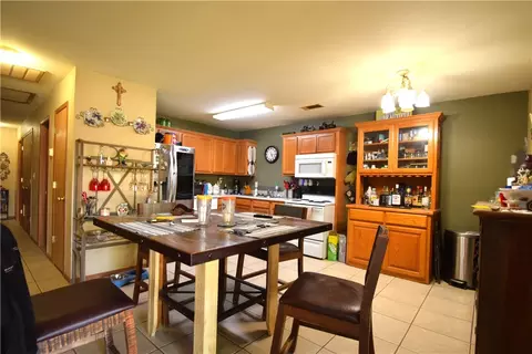 Kitchen - 416 E 418 E Asher Ct, Rogers, AR 72758 photo 2 of 3