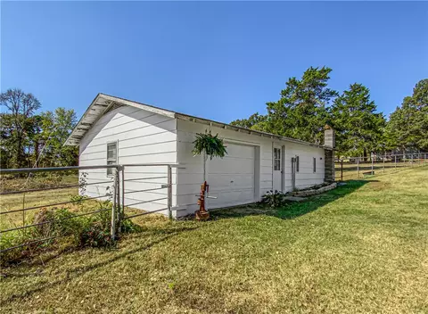 Exterior - 2122 Cedar Rd, Harrison, AR 72601 photo 7 of 13