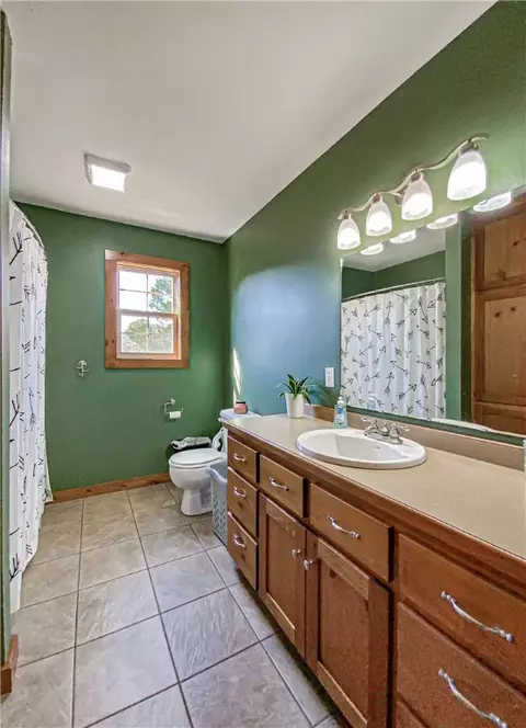 Bath - 2122 Cedar Rd, Harrison, AR 72601 photo 2 of 2
