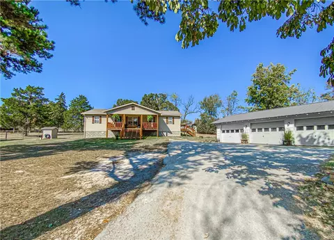 Exterior - 2122 Cedar Rd, Harrison, AR 72601 photo 1 of 13