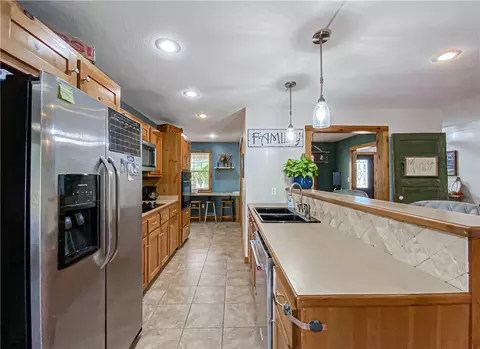 Kitchen - 2122 Cedar Rd, Harrison, AR 72601 photo 2 of 3