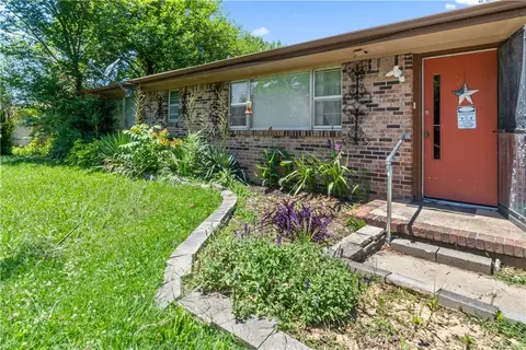 705 E Sumac St, Rogers, AR 72756