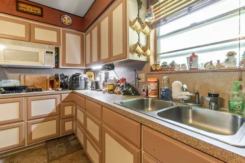 Kitchen - 705 E Sumac St, Rogers, AR 72756 photo 2 of 2