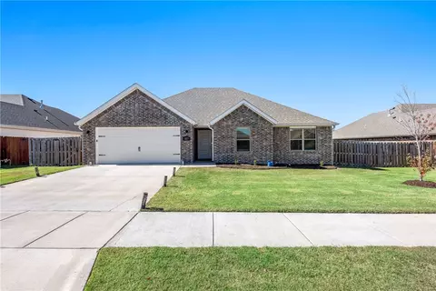 327 N Otoe St, Farmington, AR 72730