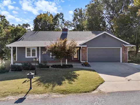 15073 Dutchmans Dr, Rogers, AR 72756
