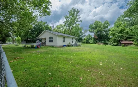 1706 N C St, Rogers, AR 72756