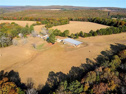 737 Madison 2500, Huntsville, AR 72740