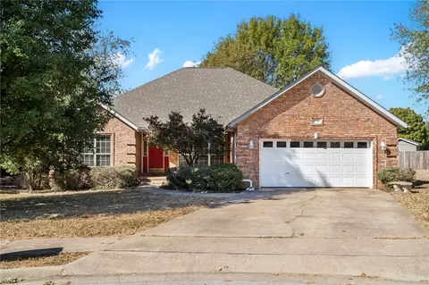 2896 N Quail Creek Dr, Fayetteville, AR 72703